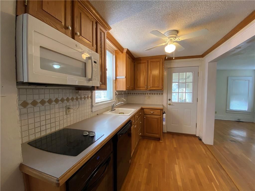 313 N Esplanade Street — photo 26