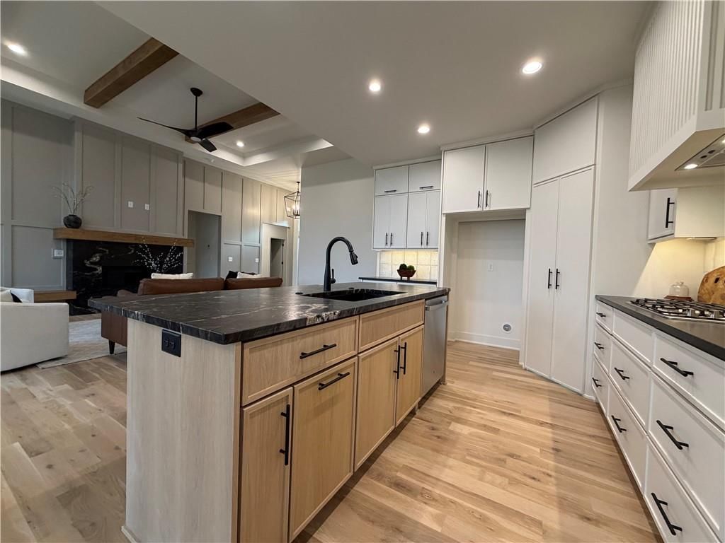 22448 W 89th Terrace — photo 8