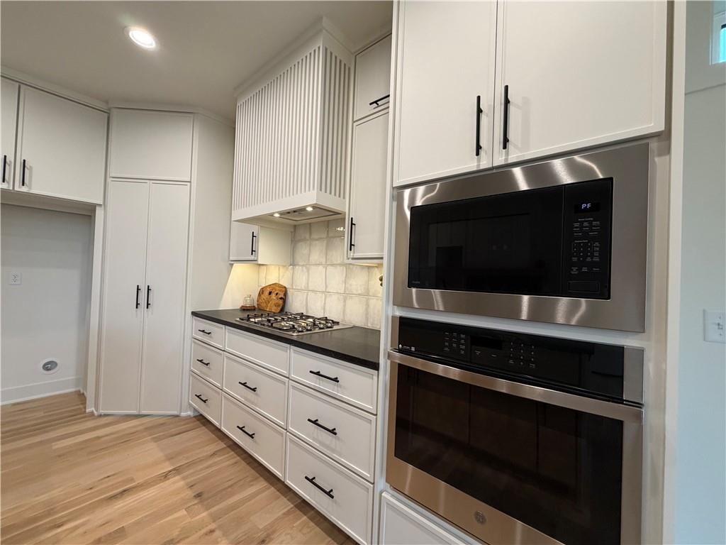 22448 W 89th Terrace — photo 9