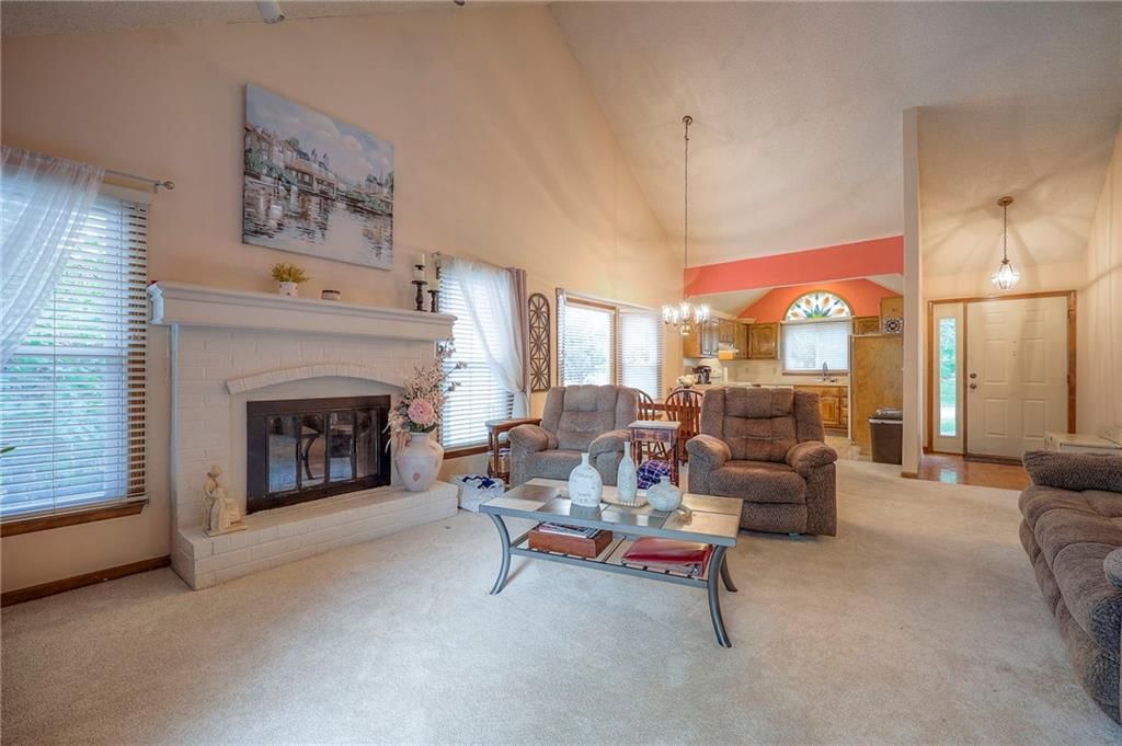 Photo 11 of 26 - 4751 Hayes Drive