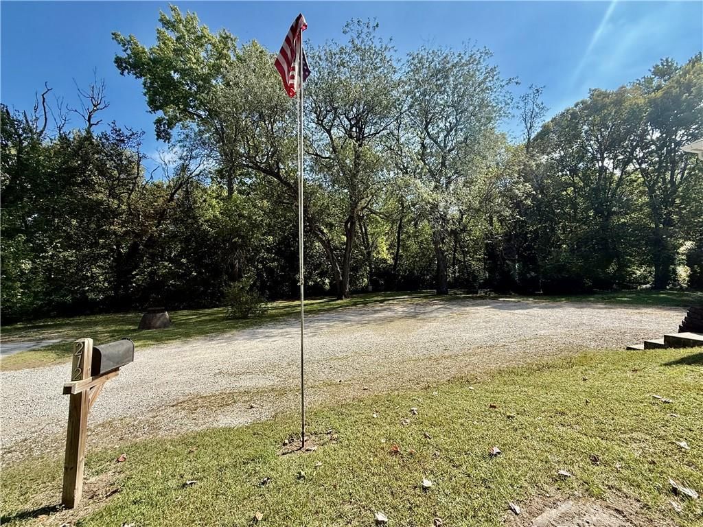 212 Sanderson Drive — photo 5