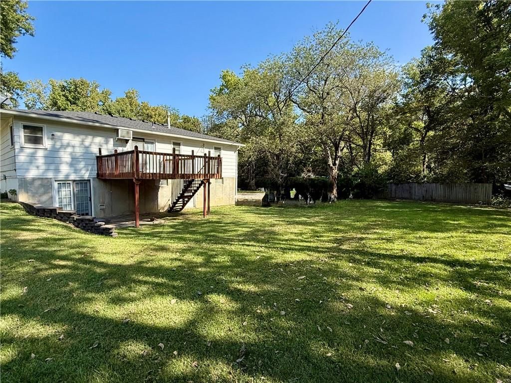 212 Sanderson Drive — photo 7