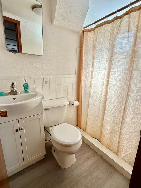 212 Sanderson Drive — photo 29