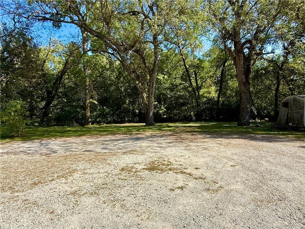 212 Sanderson Drive — photo 35