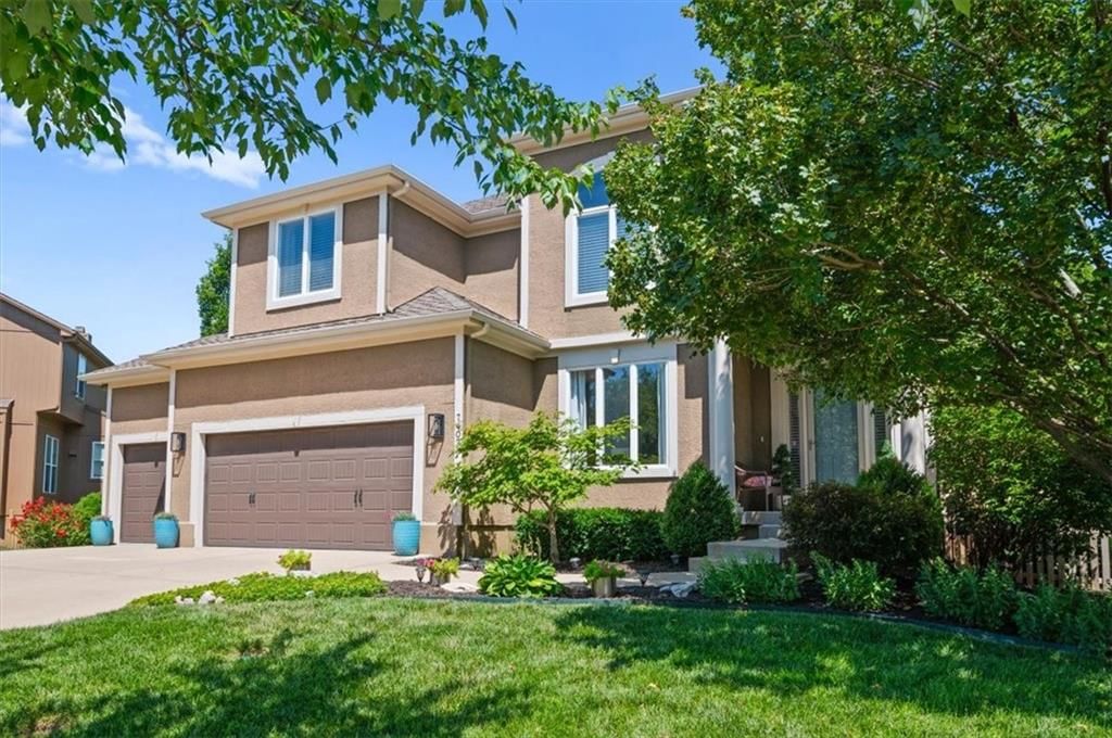 7402 W 145th Terrace, Overland Park, KS