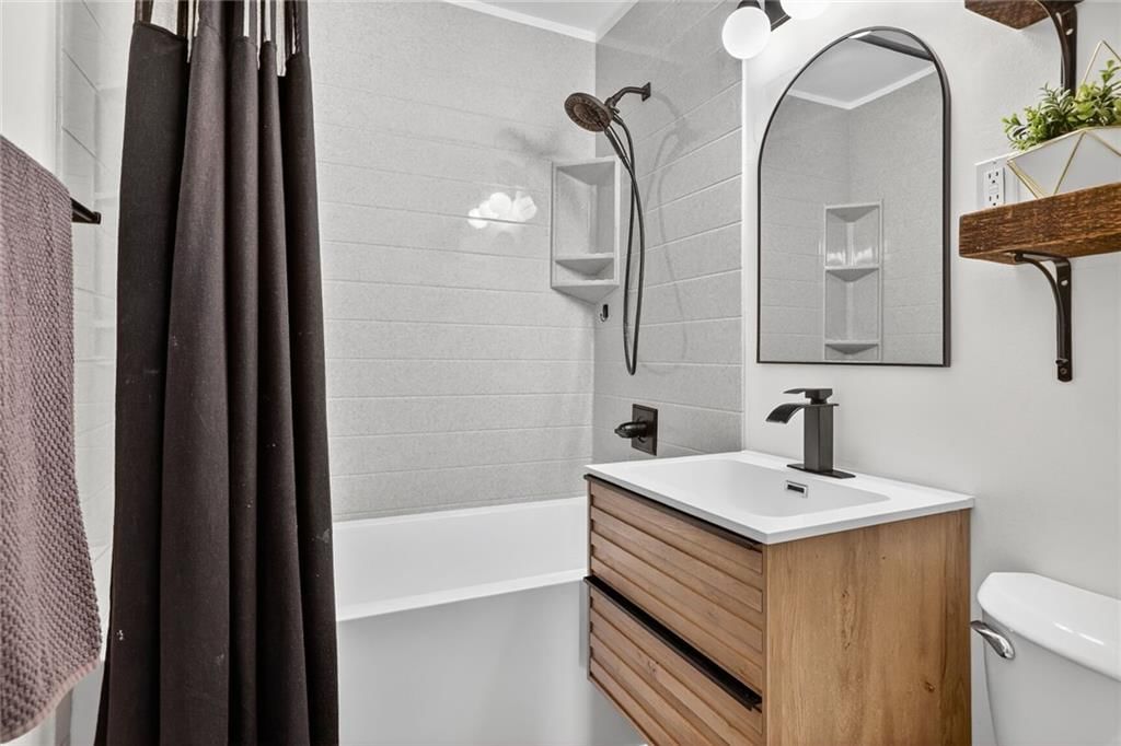 Photo 9 of 19 - 8538 Goodman Street