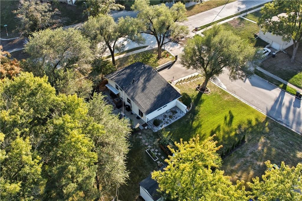 Photo 47 of 47 - 7603 N AVALON Street