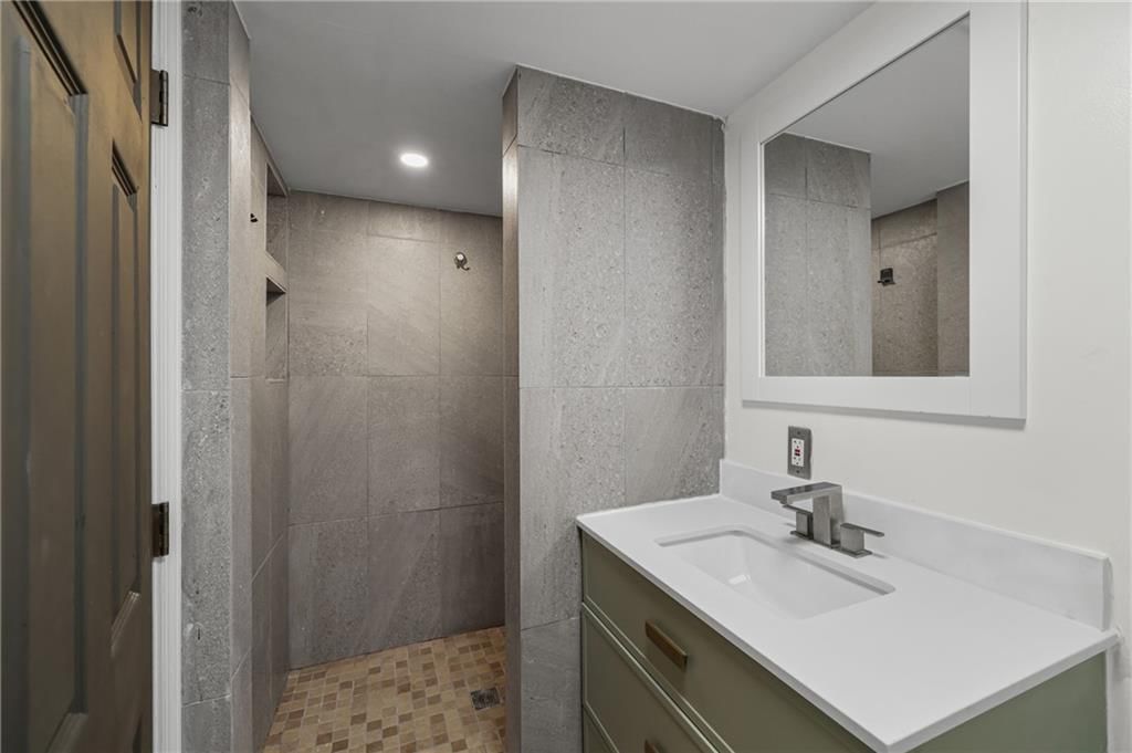 1641 S 49th Terrace — photo 15