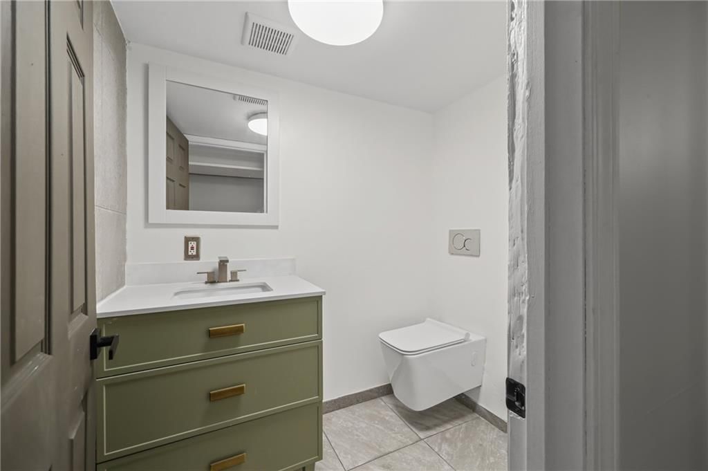 1641 S 49th Terrace — photo 16