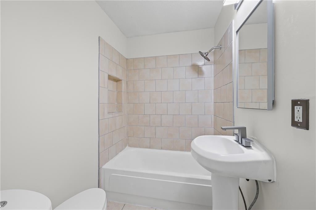 1641 S 49th Terrace — photo 17