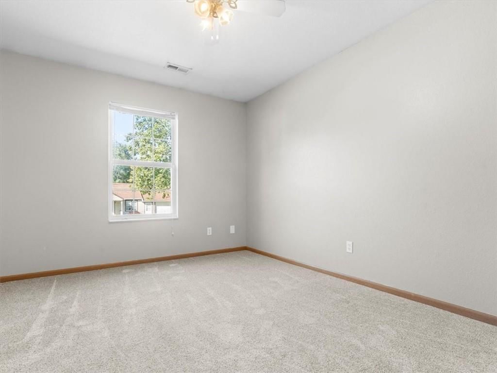 405 S 6th Street — photo 12