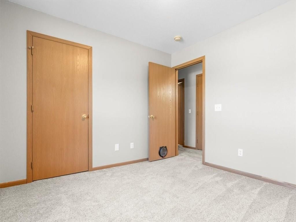405 S 6th Street — photo 15