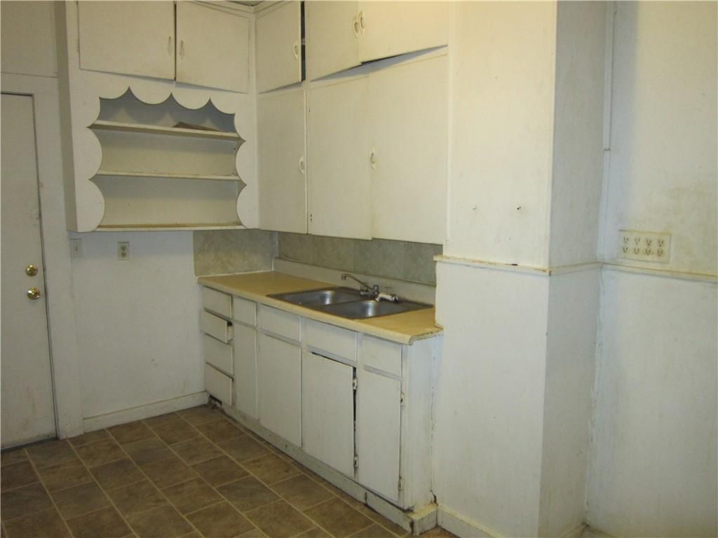 815 Elmwood Avenue — photo 6