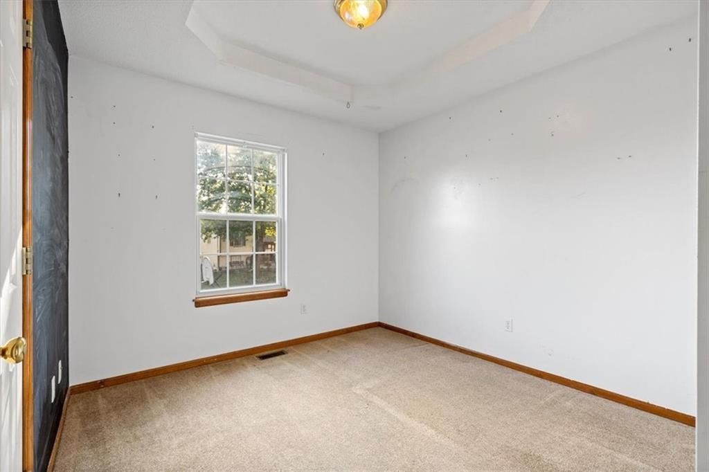 808 SW Country Hill Drive — photo 9