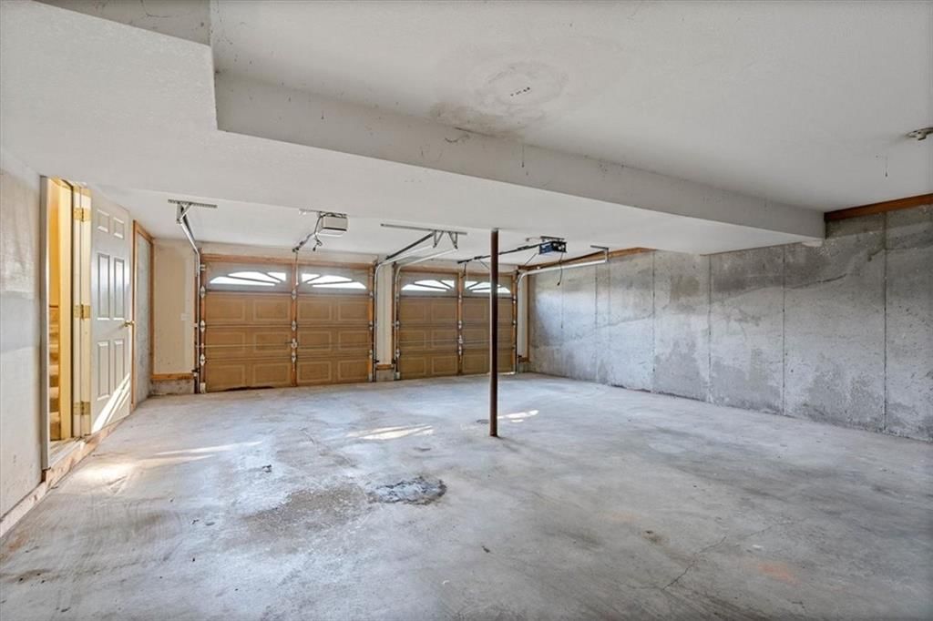 808 SW Country Hill Drive — photo 14