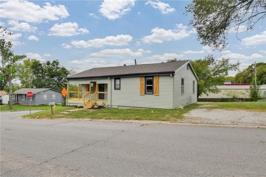 501 Lexington Road — photo 2