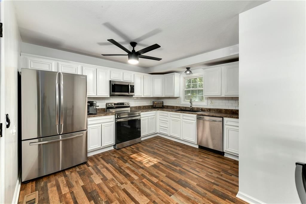 Photo 13 of 32 - 8163 NE 51st Street