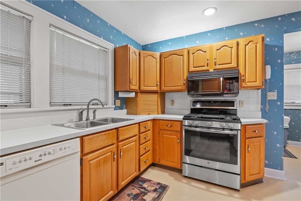 4166 Cambridge Street — photo 15