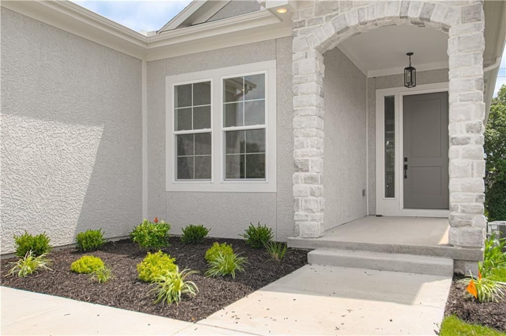 4845 NW Martin Street, Riverside, MO: listing photo 3