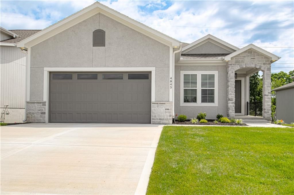 4845 NW Martin Street, Riverside, MO