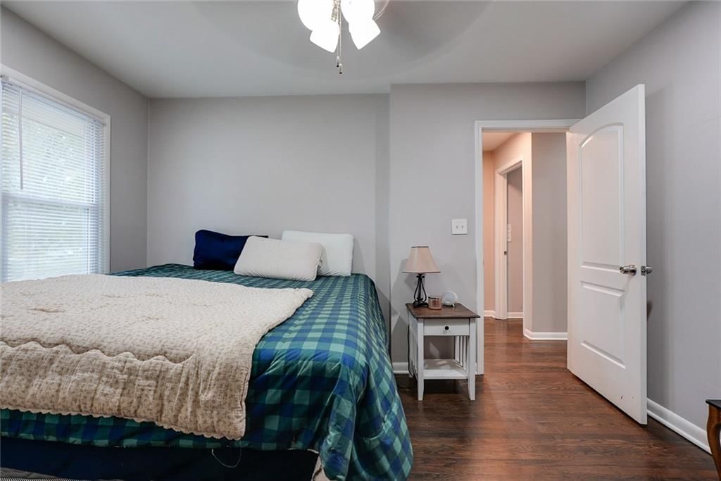 Photo 13 of 36 - 8015 hardy Avenue