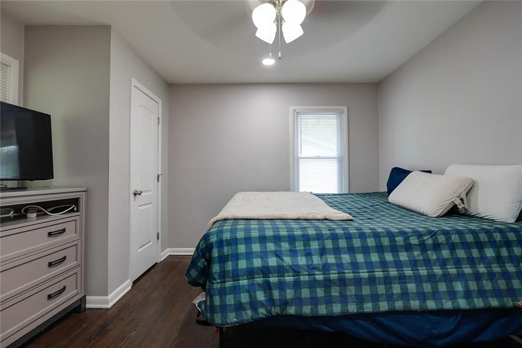 Photo 14 of 36 - 8015 hardy Avenue