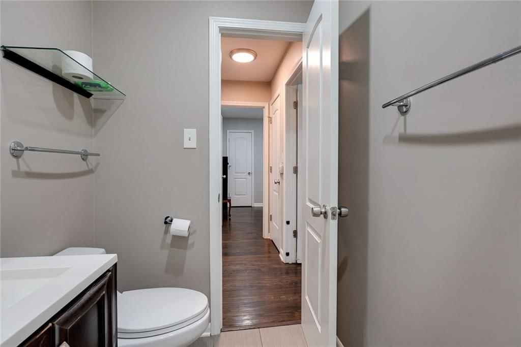 Photo 19 of 36 - 8015 hardy Avenue