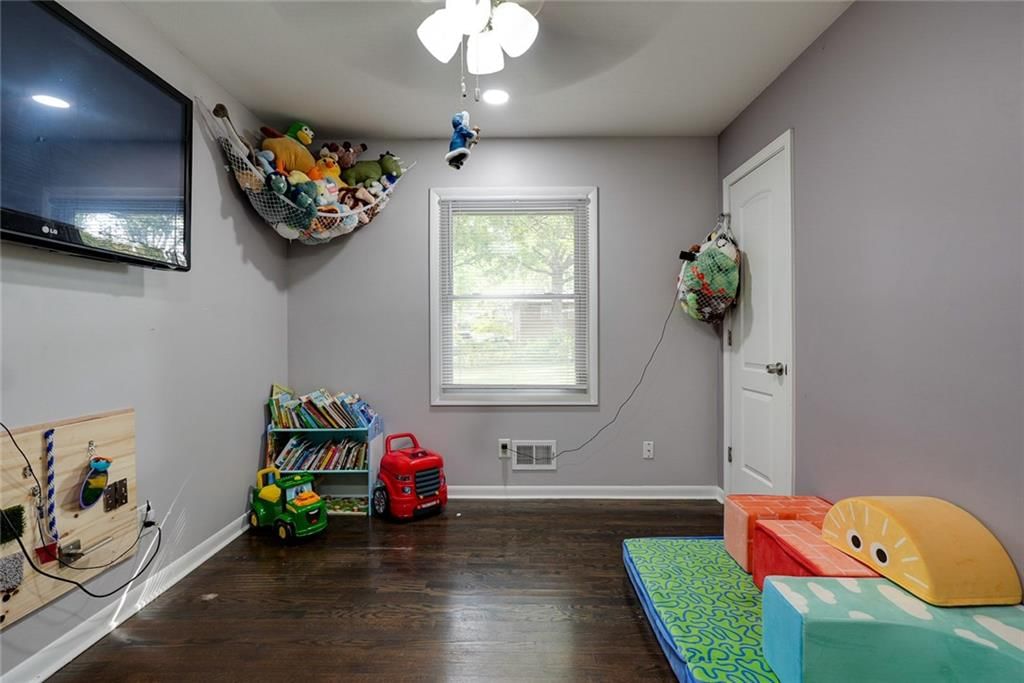 Photo 20 of 36 - 8015 hardy Avenue