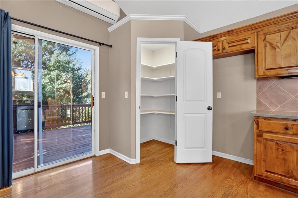 Photo 8 of 30 - 17590 S Brockway Street