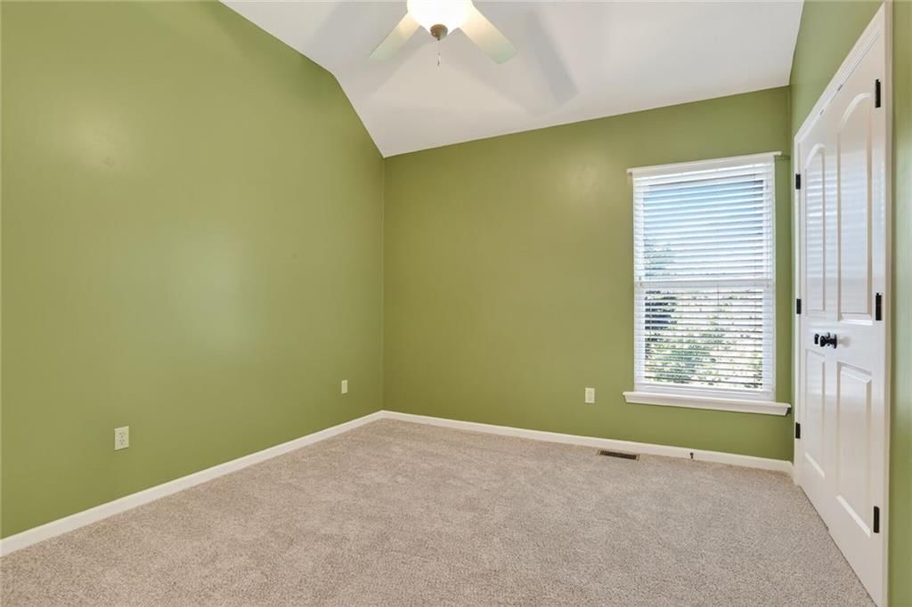 Photo 10 of 30 - 17590 S Brockway Street