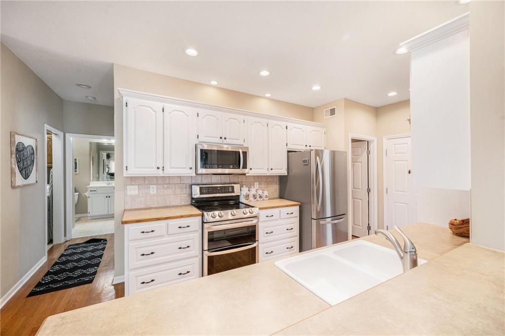1119 SW Hoke Drive — photo 9