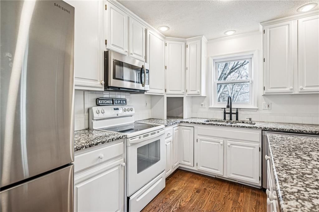 13407 Bennington Avenue — photo 11