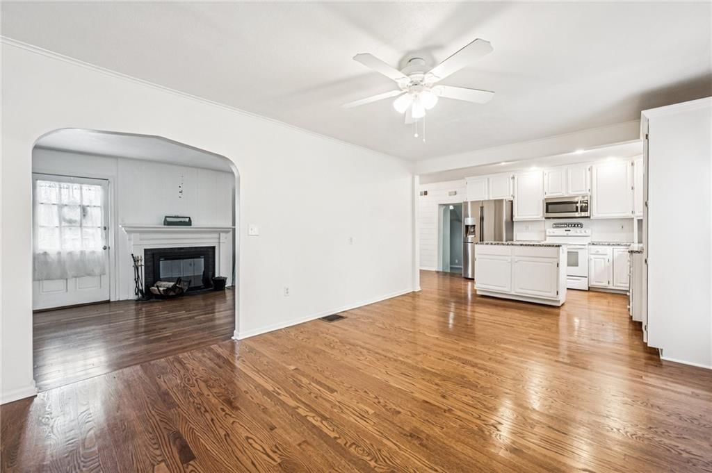 13407 Bennington Avenue — photo 17