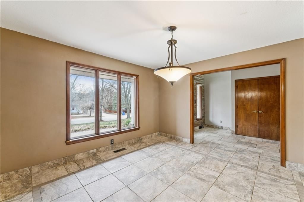 4531 Woodstock Street — photo 16
