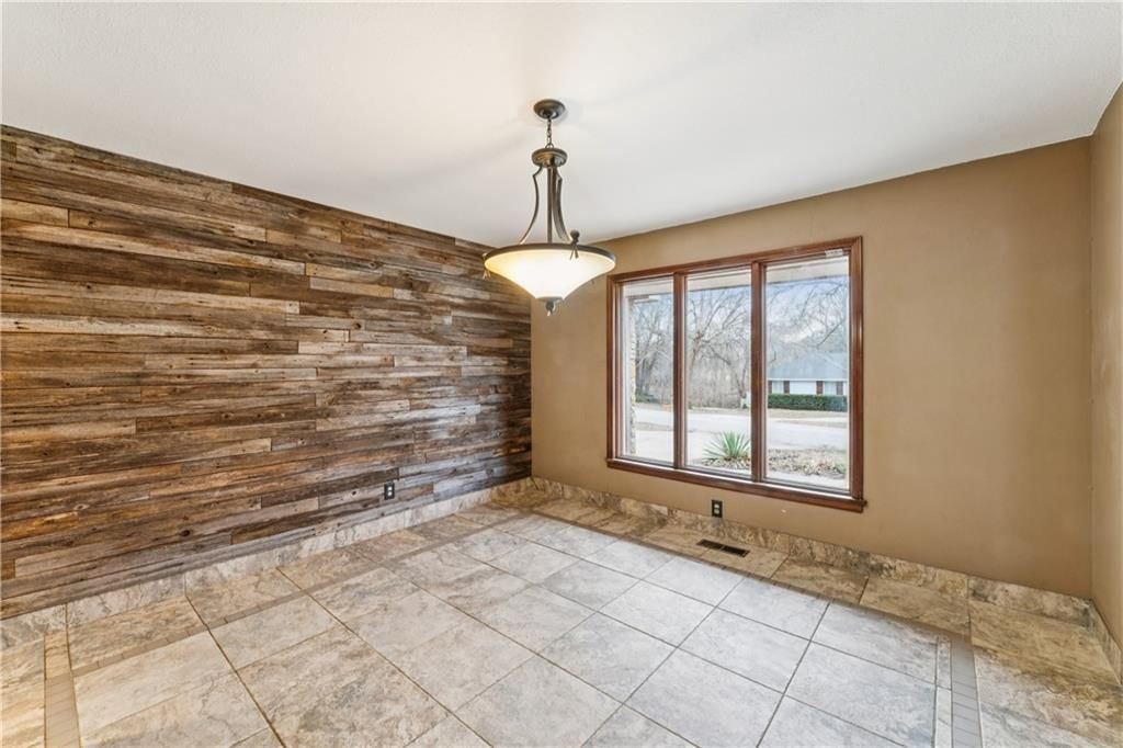 4531 Woodstock Street — photo 17