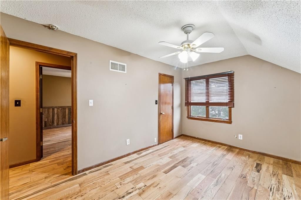 4531 Woodstock Street — photo 32