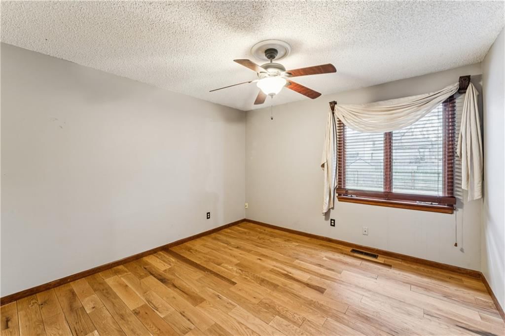 4531 Woodstock Street — photo 36