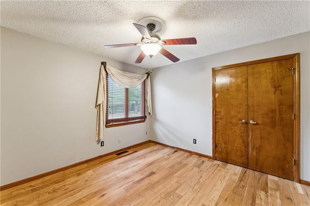 4531 Woodstock Street — photo 37