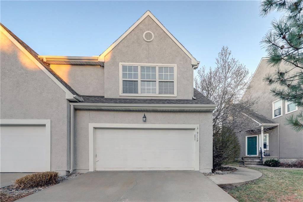 9207 Boehm Drive, Lenexa, KS