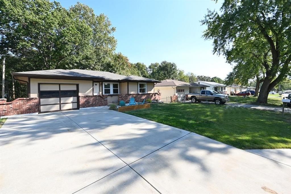 5871 N Oakley Avenue — photo 5