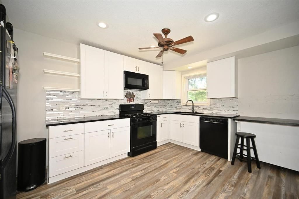 5871 N Oakley Avenue — photo 9