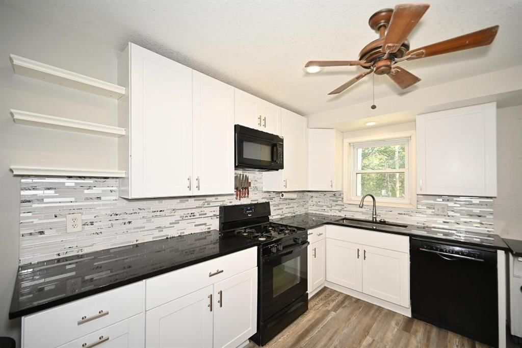 5871 N Oakley Avenue — photo 11