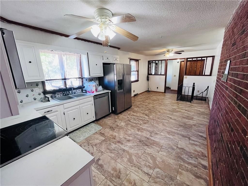 1406 Tamara Drive — photo 13