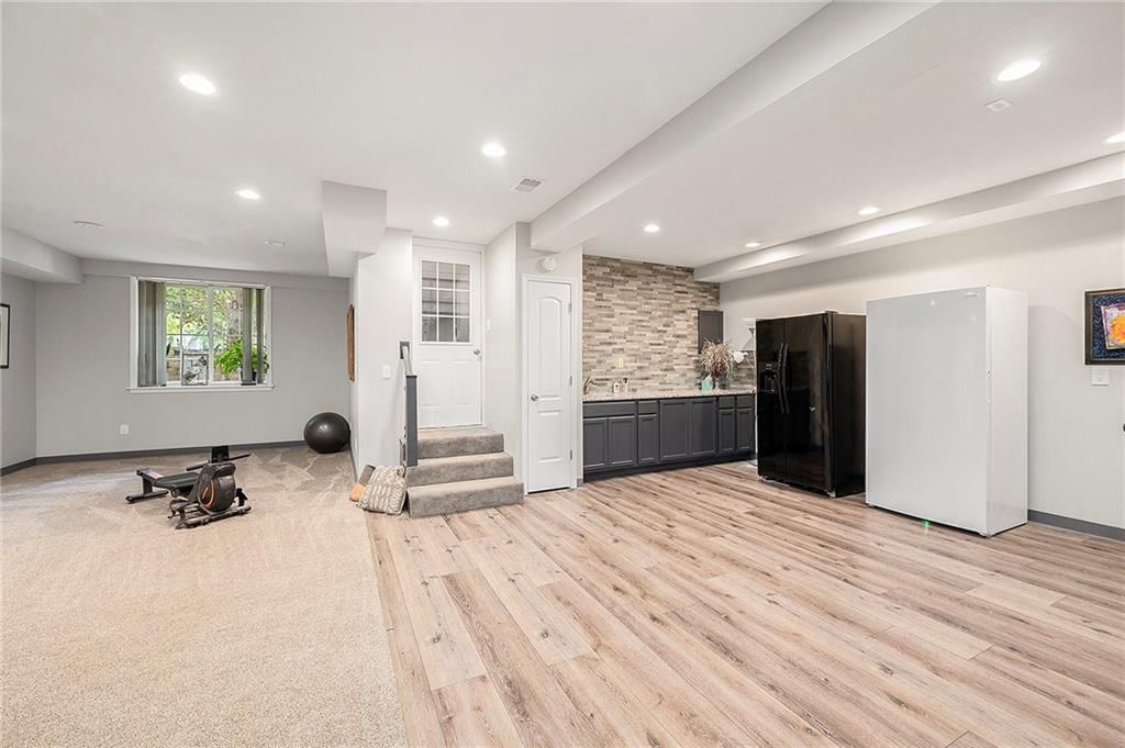 21430 W 112th Terrace — photo 27