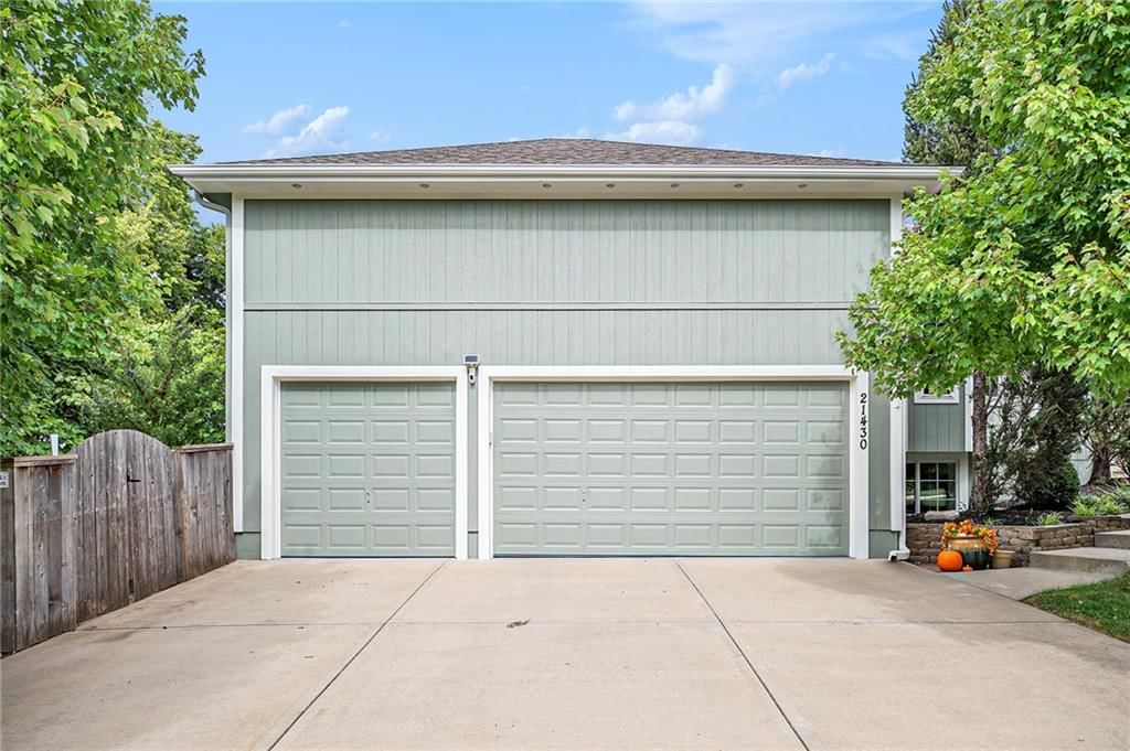21430 W 112th Terrace — photo 41