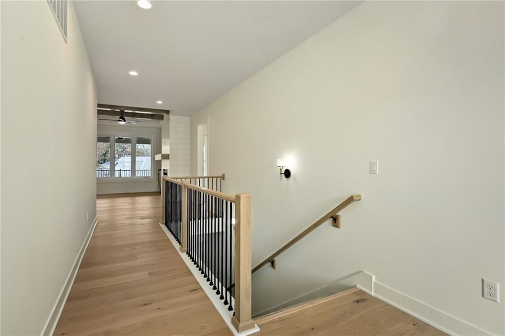 4412 NE Gateway Drive — photo 3