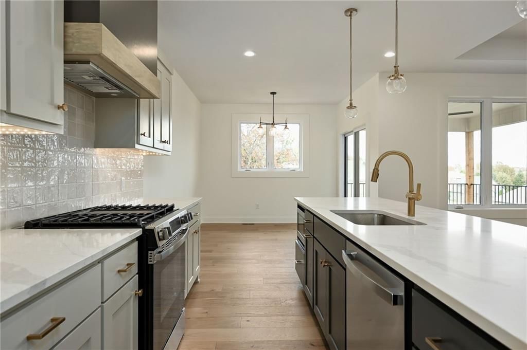 4412 NE Gateway Drive — photo 9