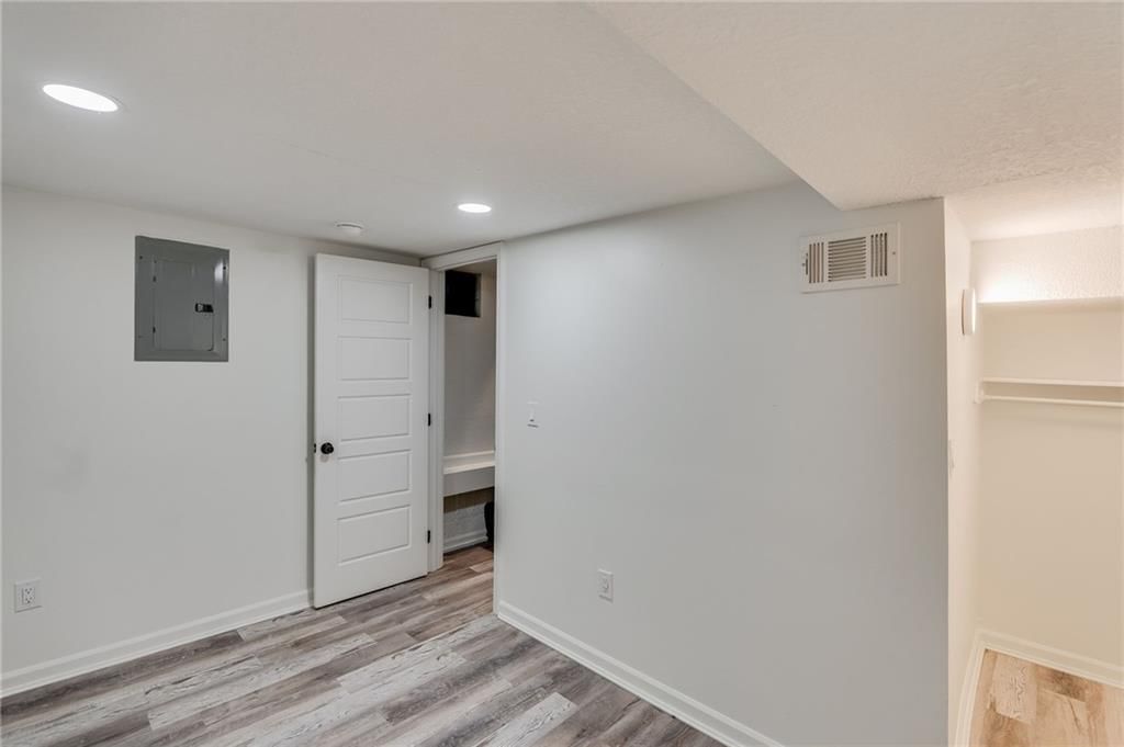 8810 SMART Avenue — photo 10