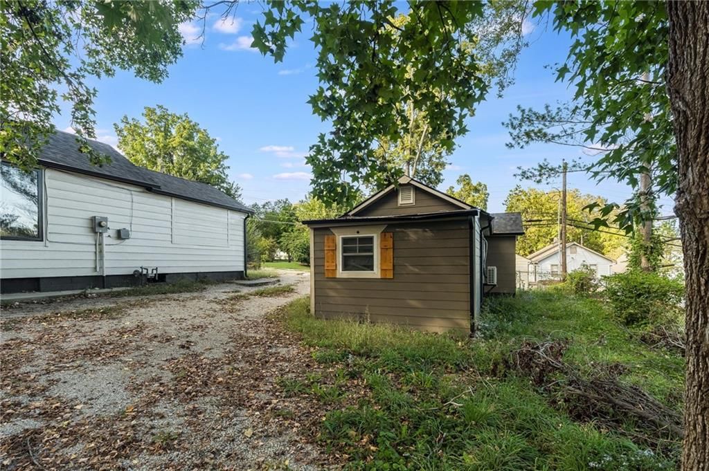 8810 SMART Avenue — photo 13