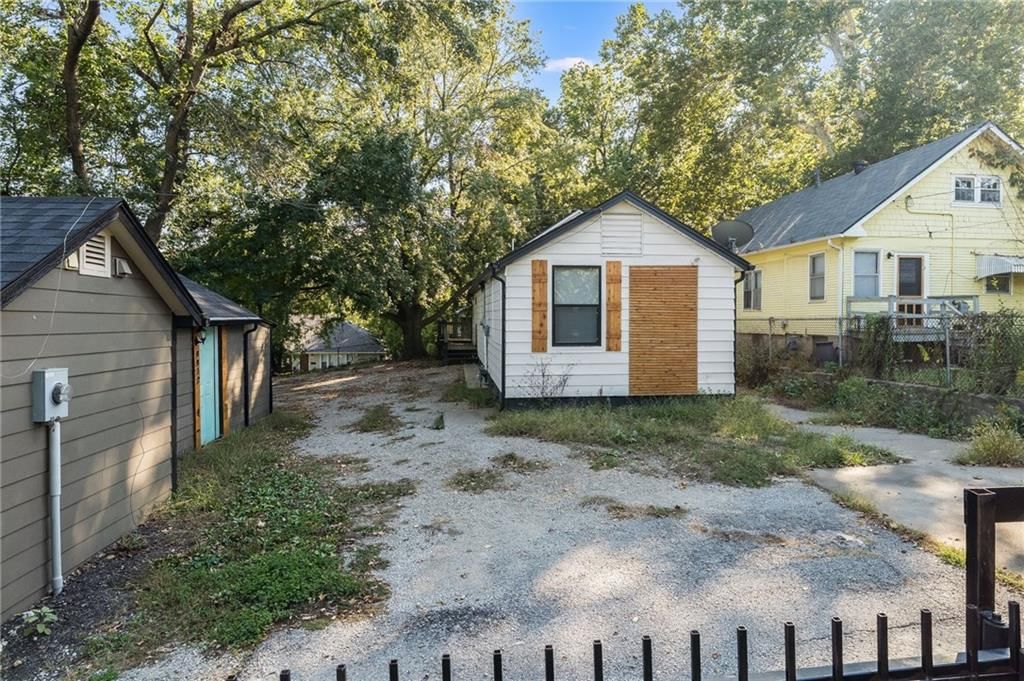 8810 SMART Avenue — photo 19